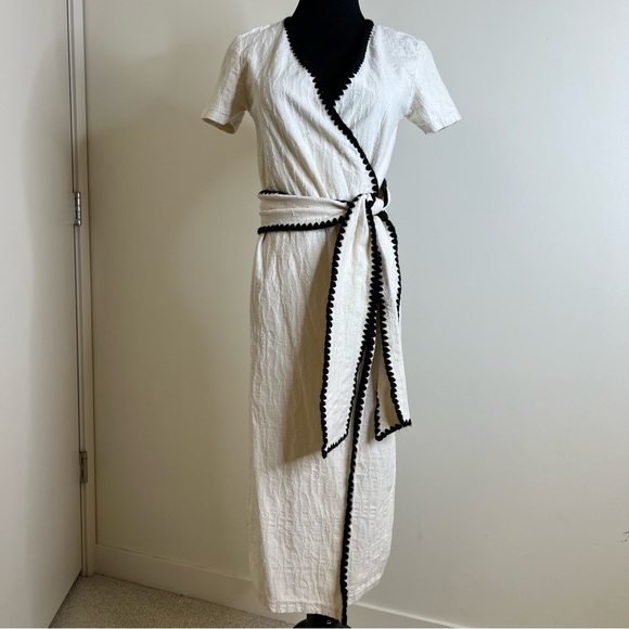 Zara Dresses & Skirts - Zara stitched wrap dress size small